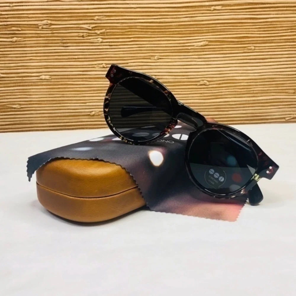 KOMONO women's Clement Fern Sunglasses NEW round black red